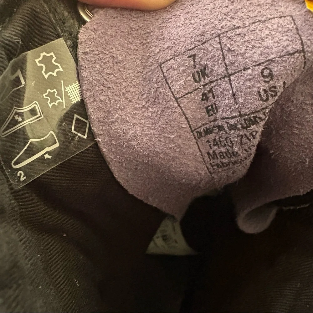 Dr. Martens Black Leather Purple Heart Boots Size 9 - Picture 3 of 6